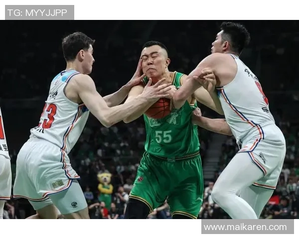 韩德君的篮球生涯回顾与成就分析:从青涩新星到CBA传奇巨星的蜕变之路