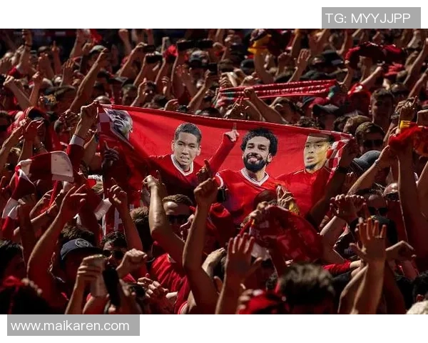 欧冠门票系统崩溃数万球迷排队12小时争抢梦幻门票